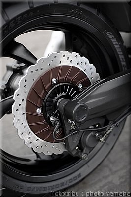 0060-yamaha-vmax2009-060.jpg