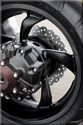 0074-yamaha-vmax2009-074.jpg