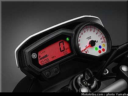 yamaha_fz8_2010_029.jpg