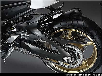 yamaha_fz8_2010_030.jpg