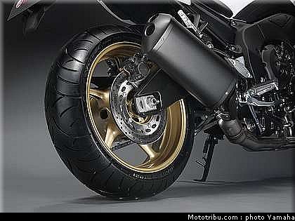 yamaha_fz8_2010_031.jpg