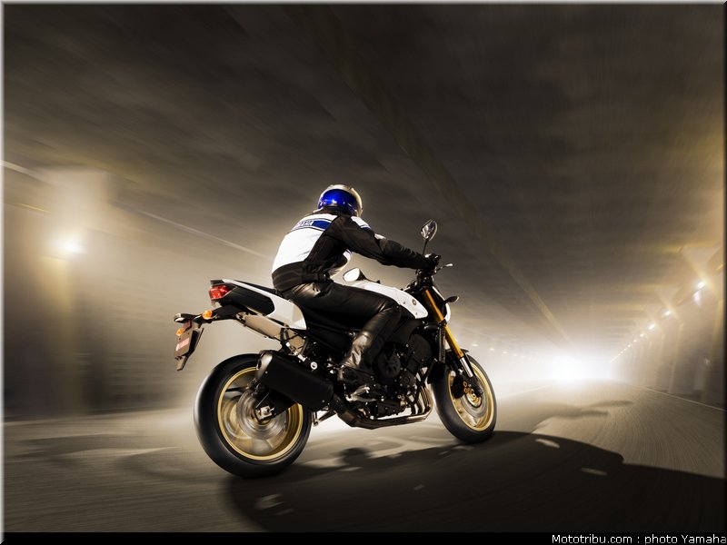 yamaha_fz8_2010_003
