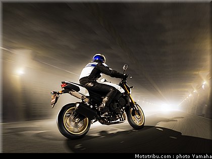 yamaha_fz8_2010_003.jpg
