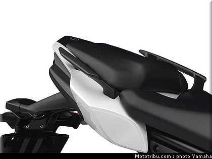 yamaha_fz8_2010_021.jpg