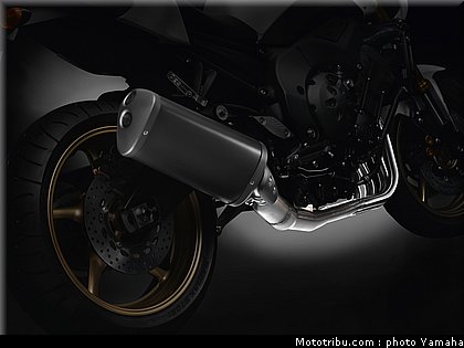 yamaha_fz8_2010_033.jpg