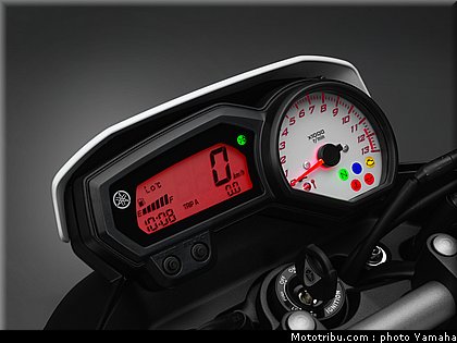 yamaha_fz8n_2011_048.jpg