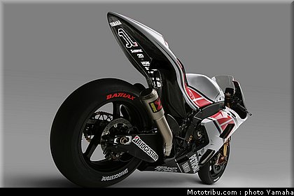yamaha_2011_m1_50eme_anniversaire_1.jpg