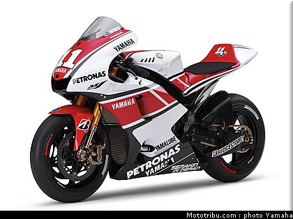 yamaha_2011_m1_50eme_anniversaire_2.jpg
