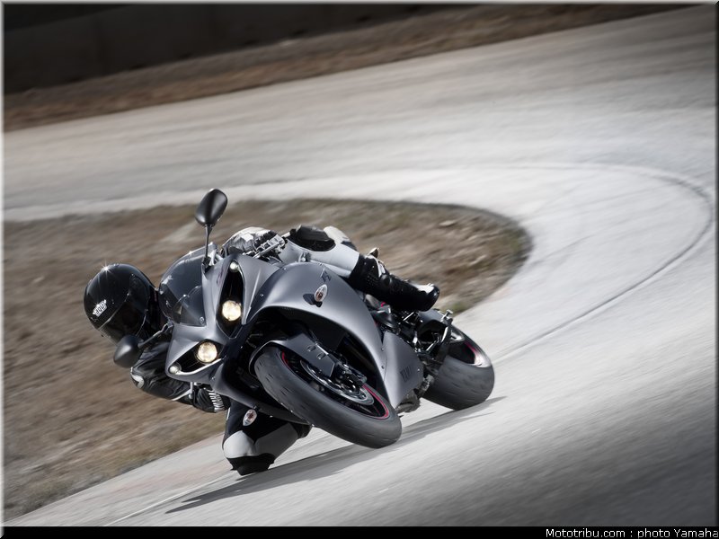 yamaha_r1_2012_001