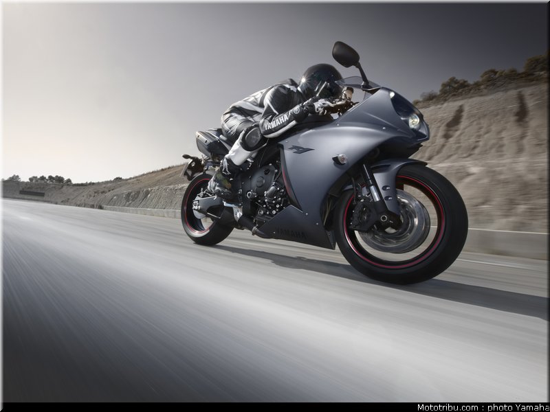 yamaha_r1_2012_002