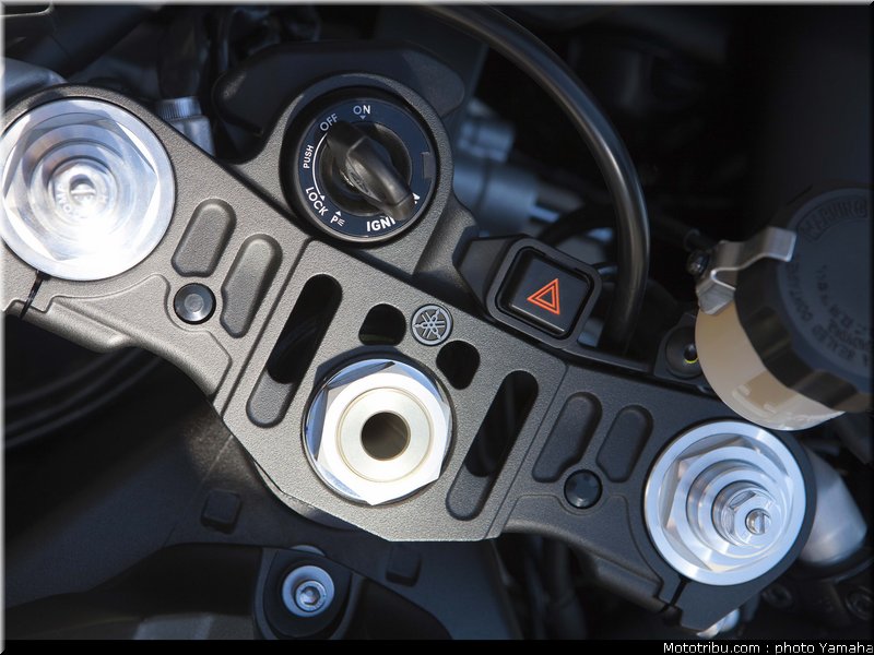 yamaha_r1_2012_071