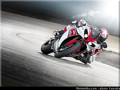 yamaha_r1_2012_014.jpg