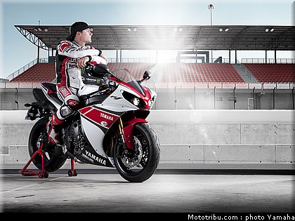yamaha_r1_2012_019.jpg