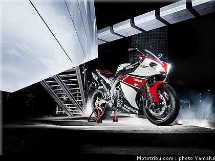 yamaha_r1_2012_022.jpg