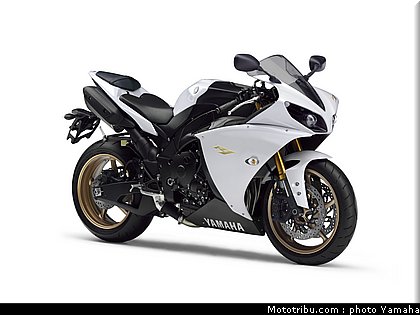 yamaha_r1_2012_027.jpg