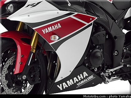 yamaha_r1_2012_043.jpg