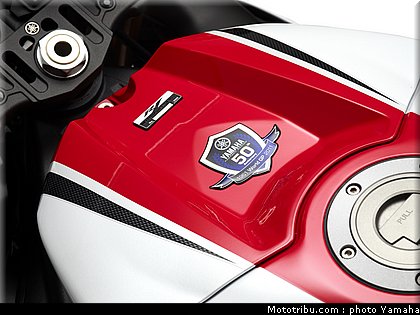 yamaha_r1_2012_044.jpg
