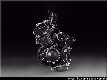 yamaha_r1_2012_074.jpg