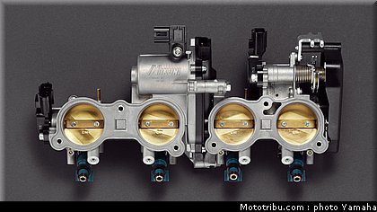yamaha_r1_2012_084.jpg