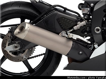 yamaha_r6_50eme_anniversaire_2012_015.jpg
