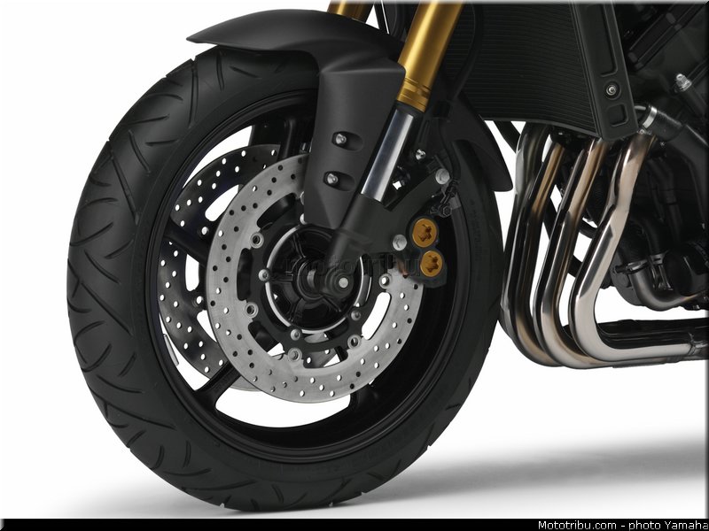 yamaha_2013_fazer_8_042