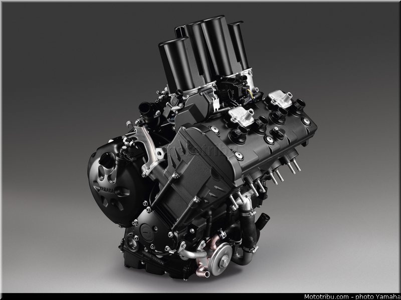 yamaha_2013_fz8_031