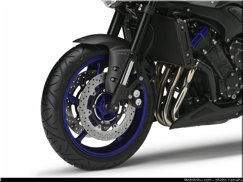 yamaha_2013_fz8_032