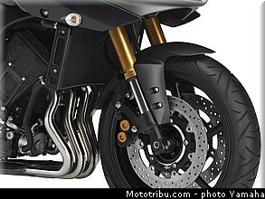 yamaha_2013_fazer_8_043.jpg