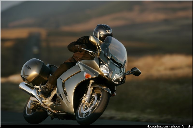yamaha_2006_fjr_1300_a_001