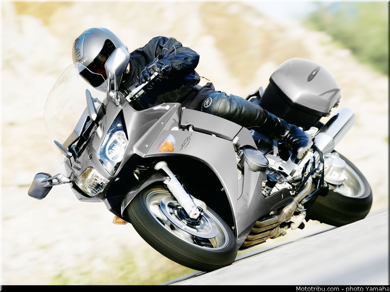 yamaha_2012_fjr_1300_a_001