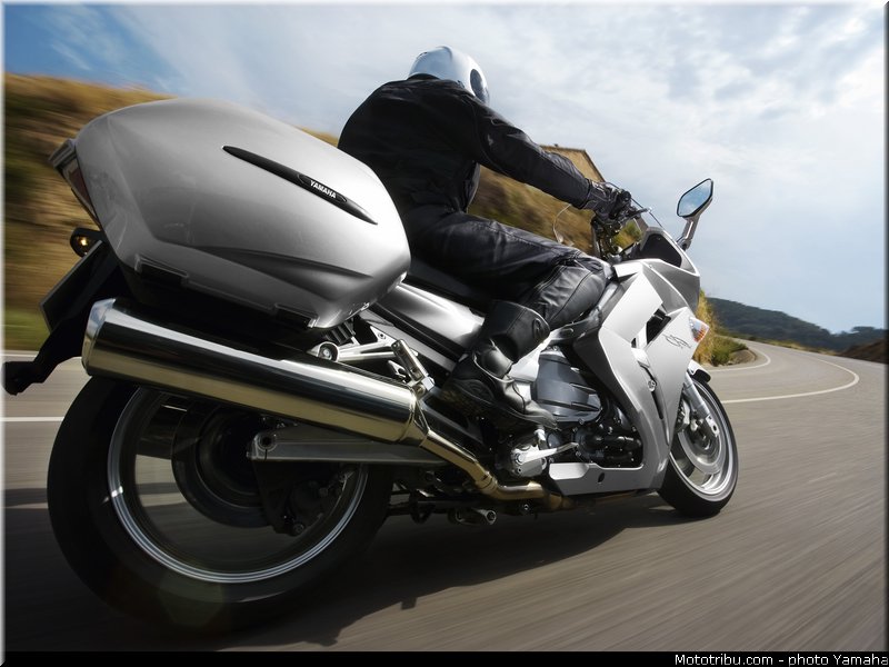 yamaha_2012_fjr_1300_a_003