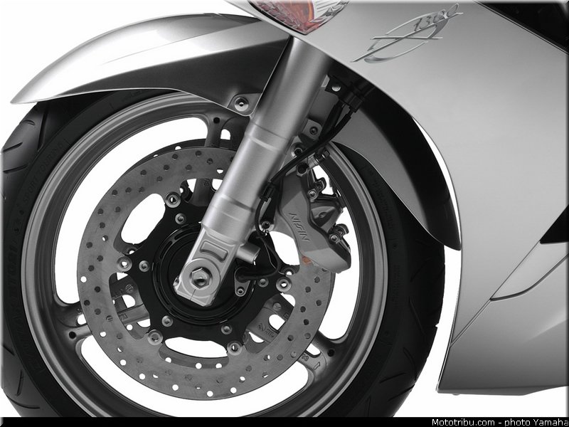 yamaha_2012_fjr_1300_a_016