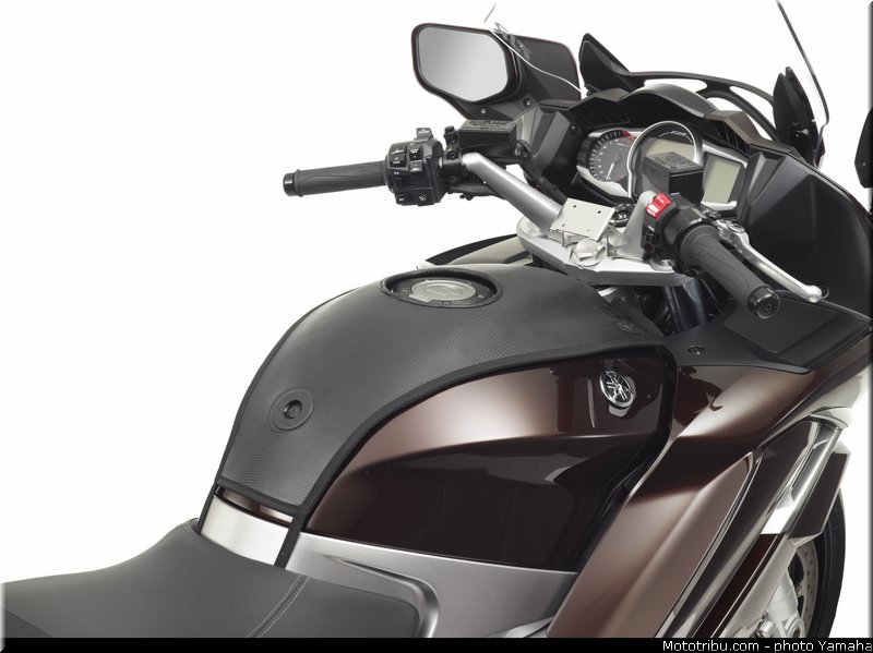 yamaha_2013_fjr_1300_a_052