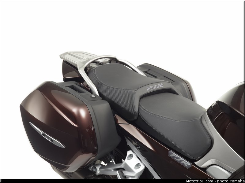 yamaha_2013_fjr_1300_a_060