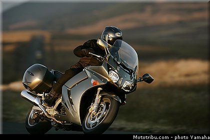 yamaha_2006_fjr_1300_a_001.jpg