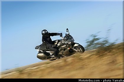 yamaha_2006_fjr_1300_a_002.jpg