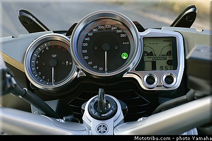 yamaha_2006_fjr_1300_a_011.jpg