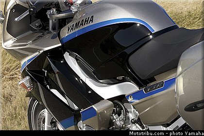 yamaha_2009_fjr_0001_a_018.jpg