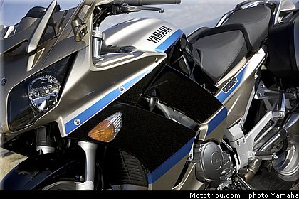 yamaha_2009_fjr_0001_a_019.jpg