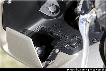 yamaha_2009_fjr_0001_a_021.jpg
