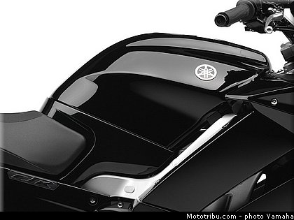 yamaha_2010_fjr_1300a_002.jpg