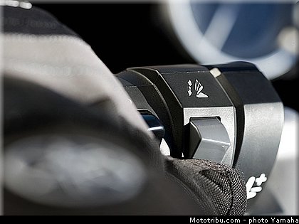 yamaha_2012_fjr_1300_a_014.jpg