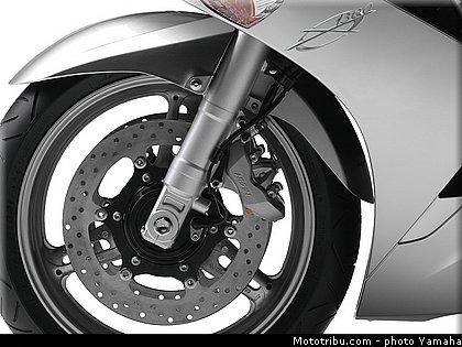 yamaha_2012_fjr_1300_a_016.jpg