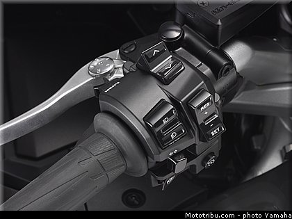 yamaha_2013_fjr_1300_a_076.jpg