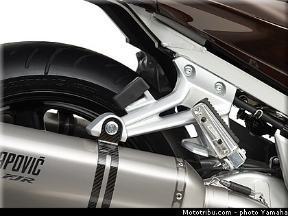 yamaha_2013_fjr_1300_a_079.jpg