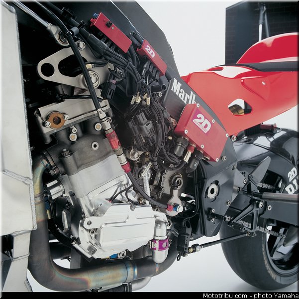 yamaha_yzr_m1_2002_5_motogp