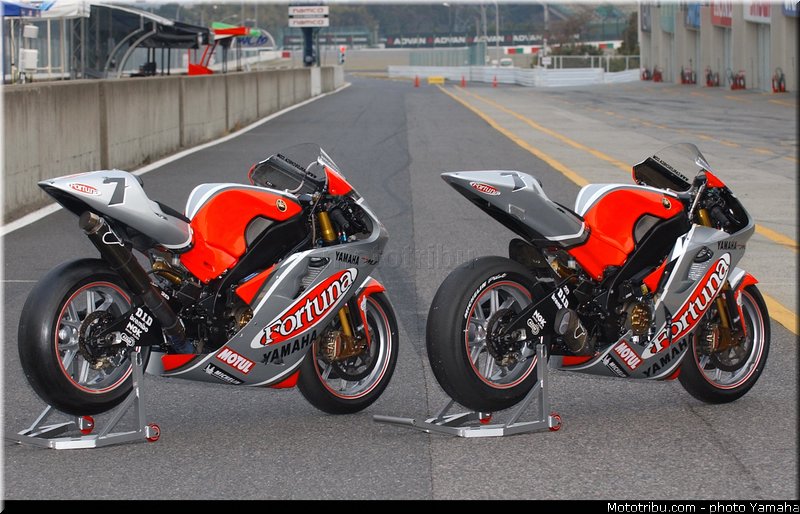 yamaha_yzr_m1_2003_003_motogp