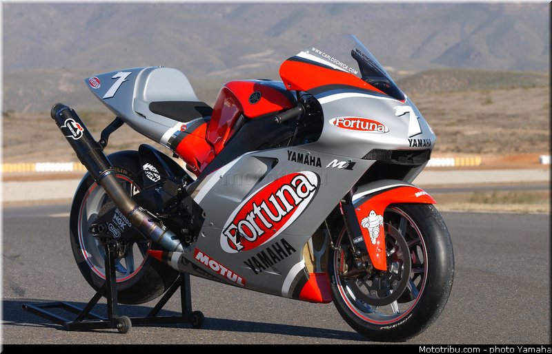 yamaha_yzr_m1_2003_010_motogp