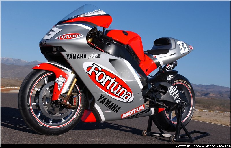 yamaha_yzr_m1_2003_015_motogp