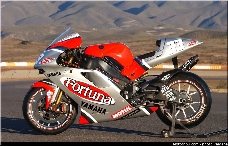 yamaha_yzr_m1_2003_019_motogp
